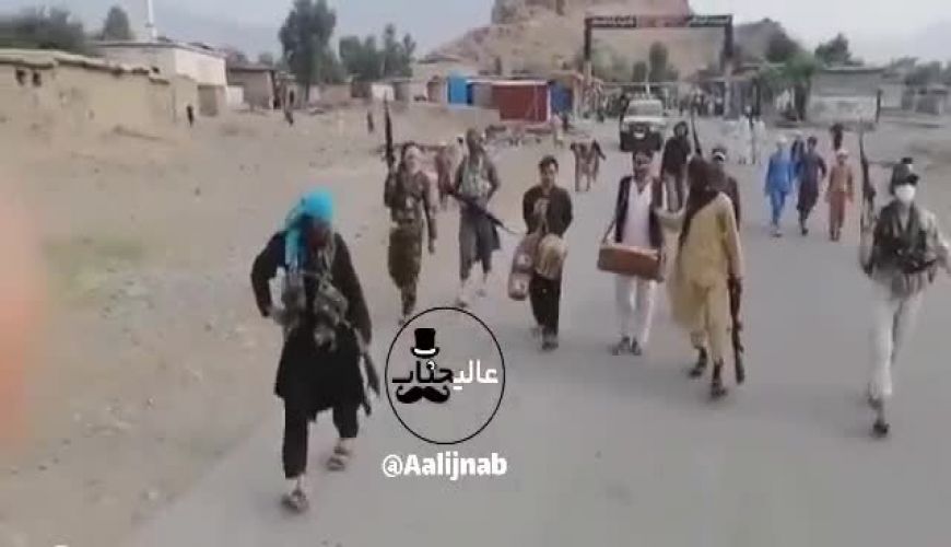  طالبان، ساز‌های ۲ خواننده را بر گردنشان آویخت!