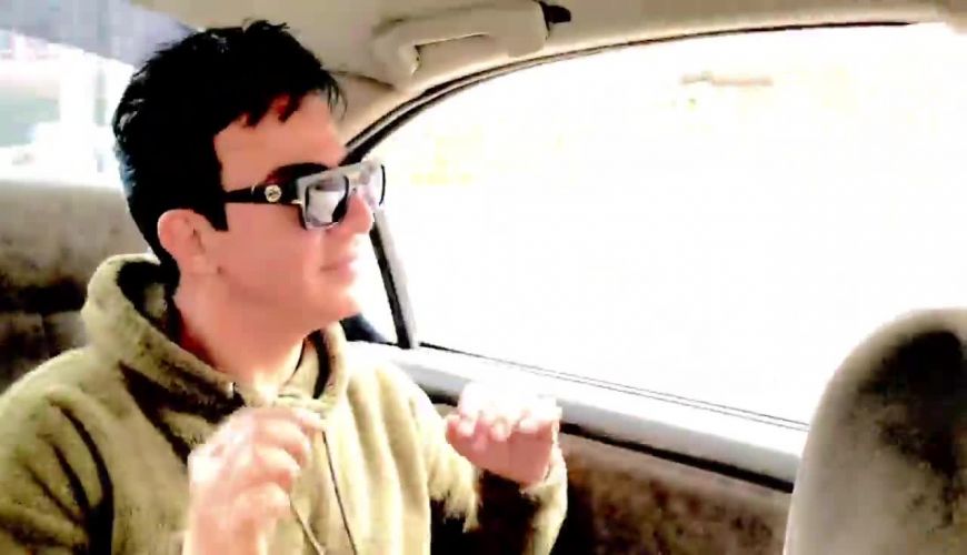 دابسمش زیبای عمو پورنگ مجری در ماشین به زبان هندی 