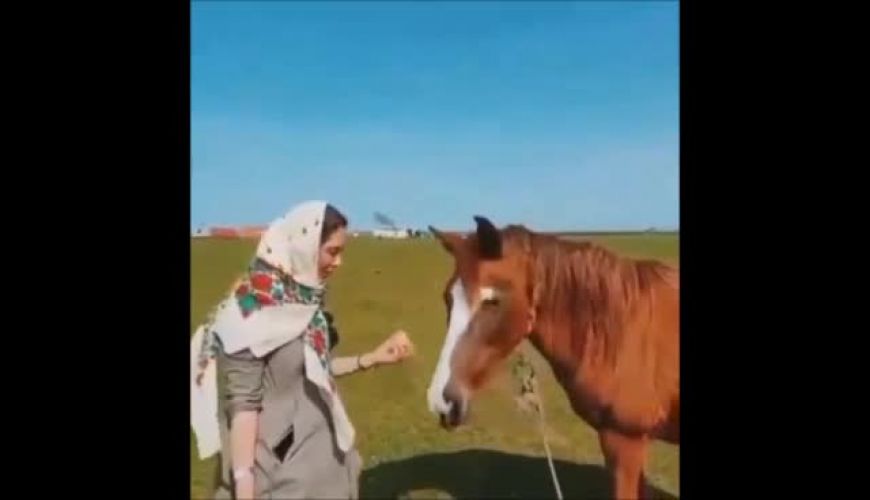 ویدیویی از هدیه تهرانی در طبیعت زیبای میانکاله در روز طبیعت