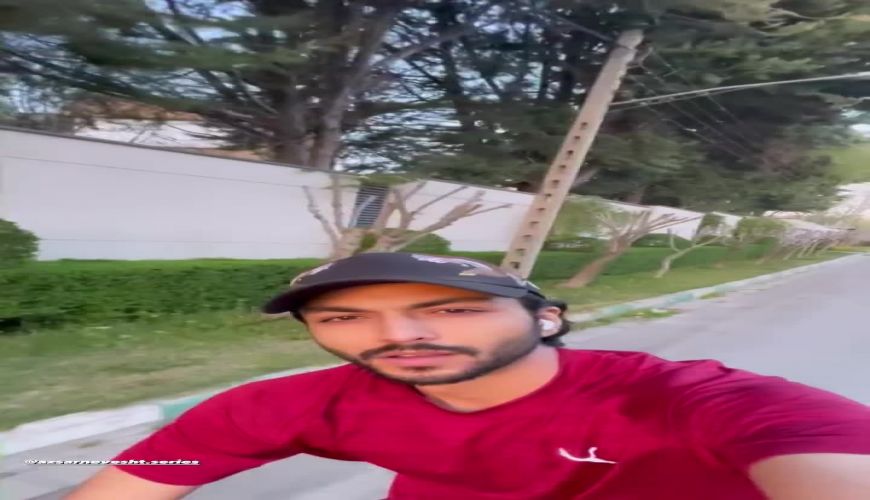 کیسان دیباج بازیگر از سرنوشت با دوچرخه  در خیابان های بالاشهر تهران