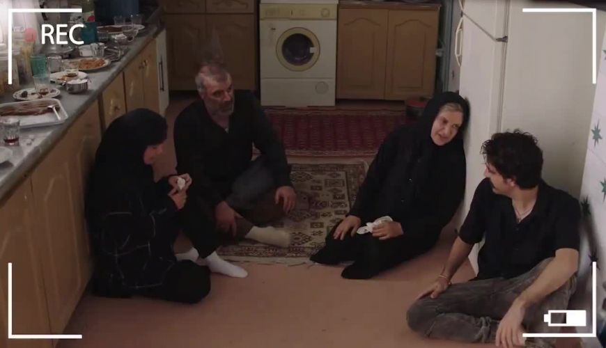 نازنین بیاتی و سینا مهراد در پشت صحنه جذاب فیلم شادروان 