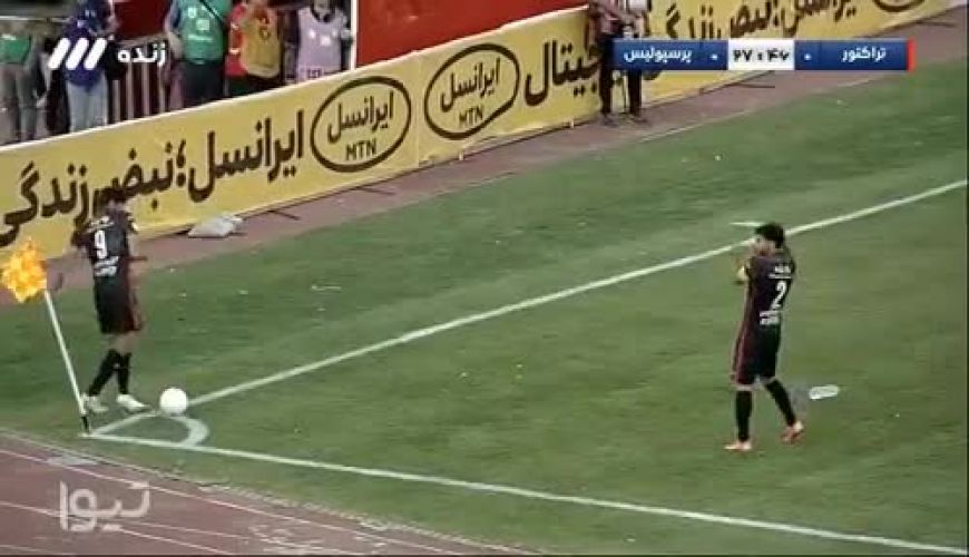 ذوق گزارشگر تبریزی از سنگ‌پرانی دقیق به پرسپولیسی‌ها! 