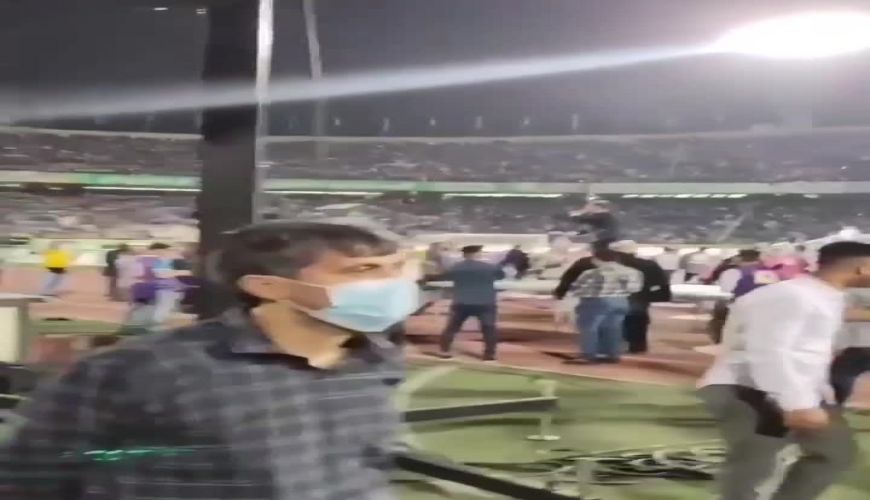 اجرای بی نظیر مهدی احمدوند و گروهش برای قهرمانی استقلال در آزادی