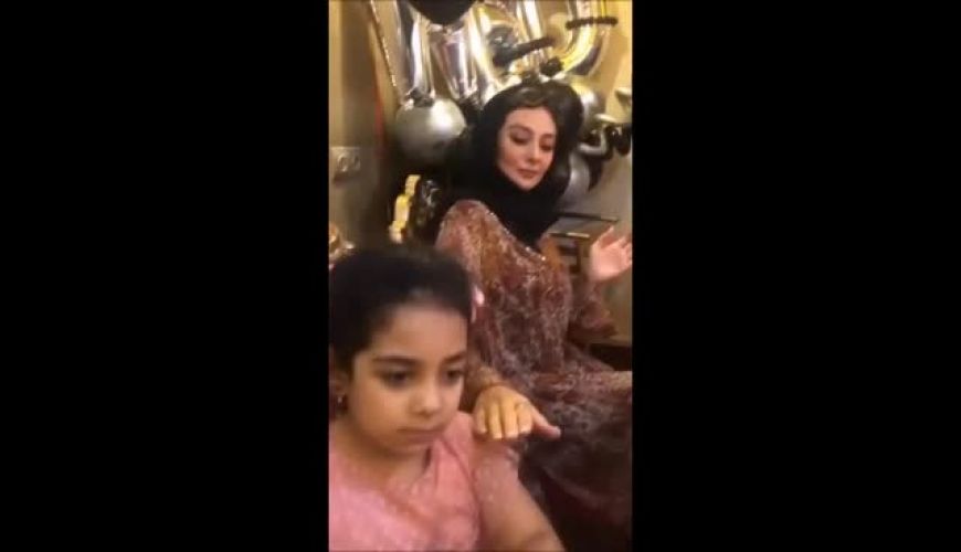 جشن تولد منوچهر هادی در کنار همسرش یکتا ناصر و دخترش سوفیا