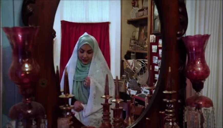 آینه و شمعدان زیبا هدیه مادر بزرگ همسر فروزان بیگی به عروسش