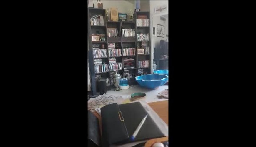 دکوراسیون خانه مجردی مازیار لرستانی با دلنوشته برای حال و احوالات این روزهایش