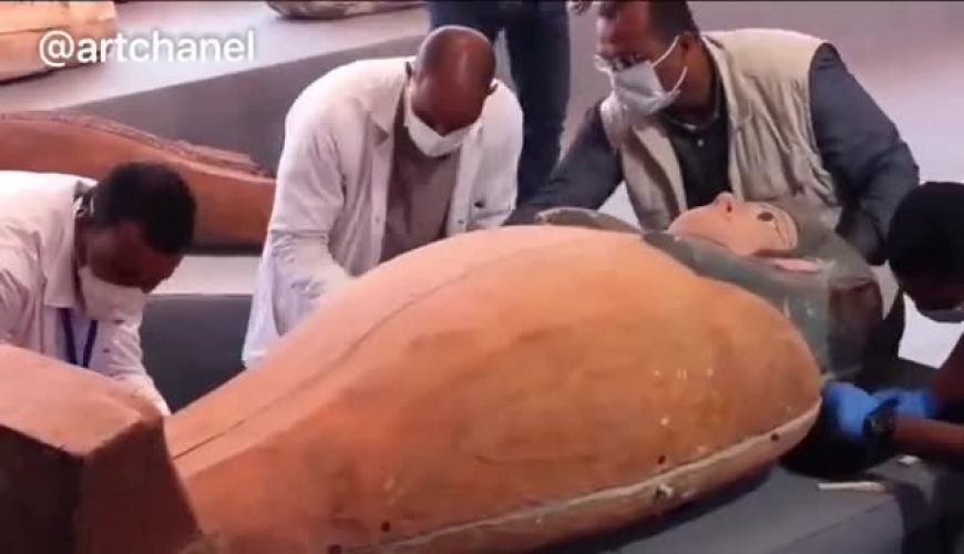 لحظه‌ بازکردن تابوت تازه‌کشف‌شده‌‌ای از مصر باستان