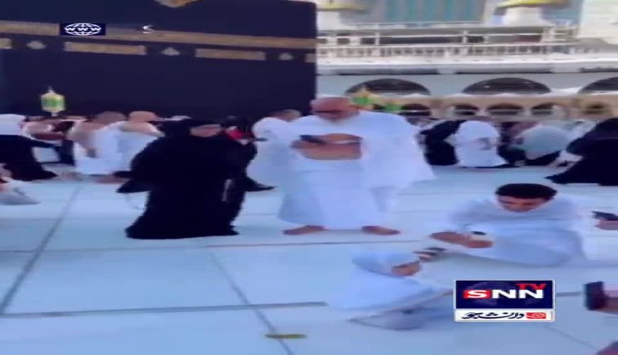 شیطنت بانمک یک دختر بچه در کعبه سوژه شد 