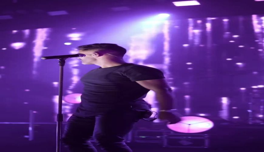 اجرای آهنگ “دیوونگی” سیروان خسروی در کنسرت تهران