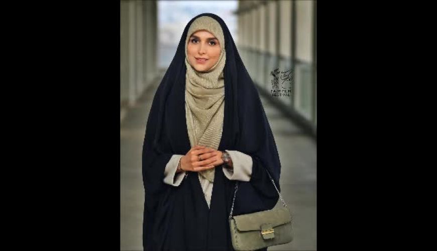 اگر به روسری های رنگی علاقه دارید به سبک مژده لواسانی گره بزنید 