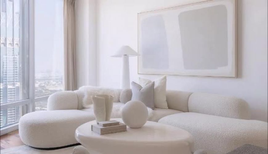 تصاویر زیبای سروین بیات از نمایشگاه مبلمان با طراحی خاص در برج خلیفه دبی