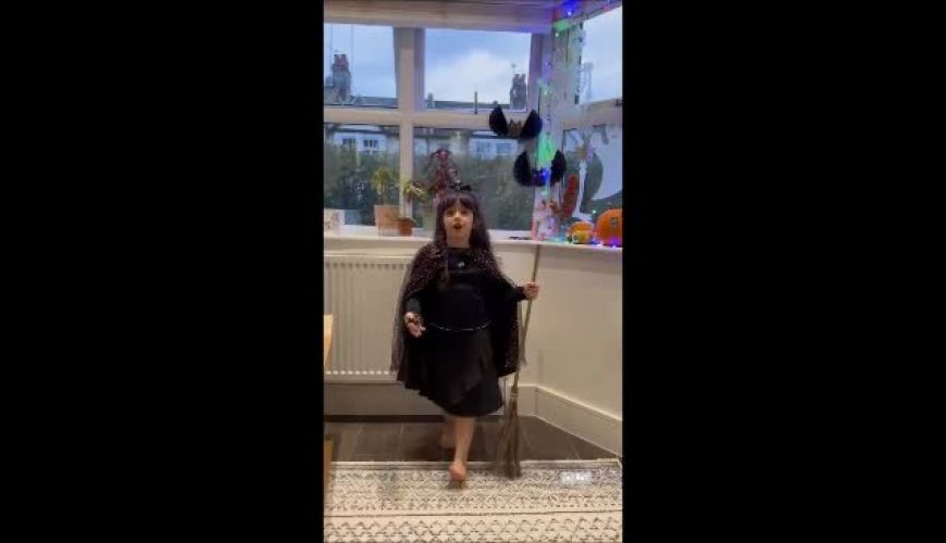 چهره تازه هانا پاک نیت نوه بازیگر معروف در جشن خانوادگی هالووین خارج از کشور