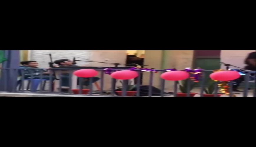 غوغای دانش آموزان دهه نودی در یک کنسرت جالب طنزگونه