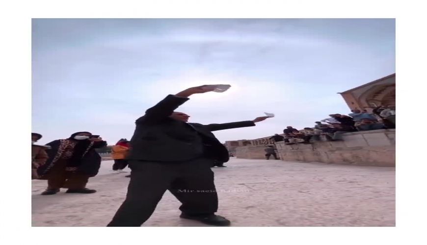 ‏رقص و شادی زیبای مردم اصفهان با مشاهده آب در زاینده رود