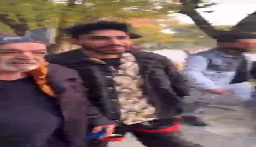 اجرای دیالوگ معروف «خشایار مستوفی» توسط حمید لولایی در پارک میان مردم