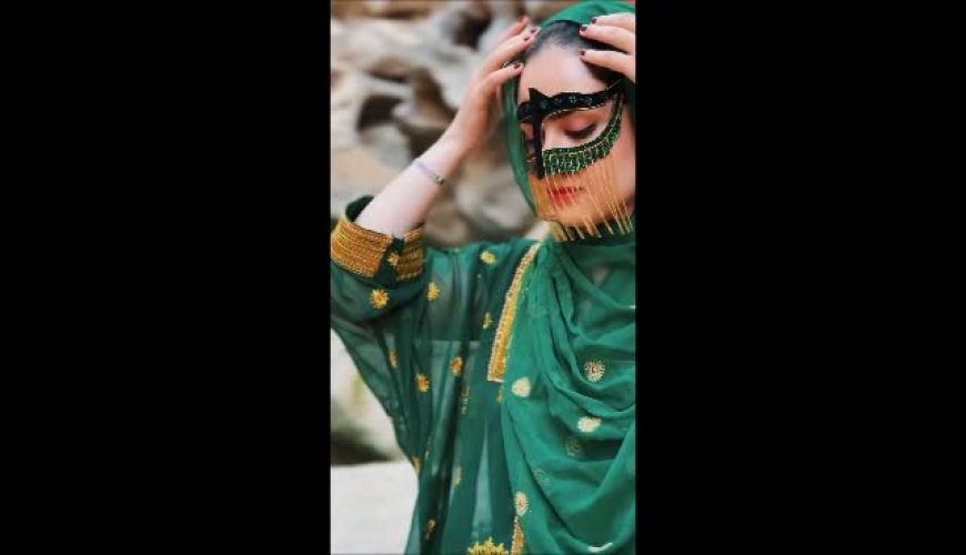 قشم گردی هانیه غلامی با استایلی جالب که برای مردمان بومی جالب بود 