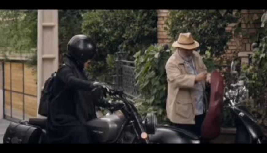 موتورسواری لادن مستوفی در سریال گناه فرشته