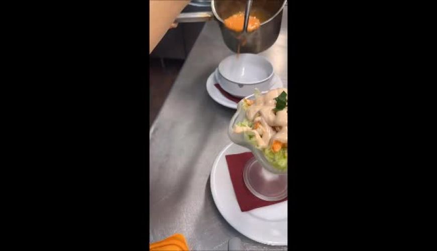 سوپ خوشمزه گوجه فرنگی آتوسا گلزار برای خانواده شوهرش / دست پختش حرف نداره