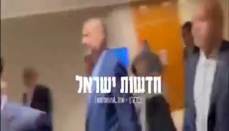 پاسخ کنایه آمیز همراه وزیر امورخارجه ایران در نیویورک به یک خبرنگار 