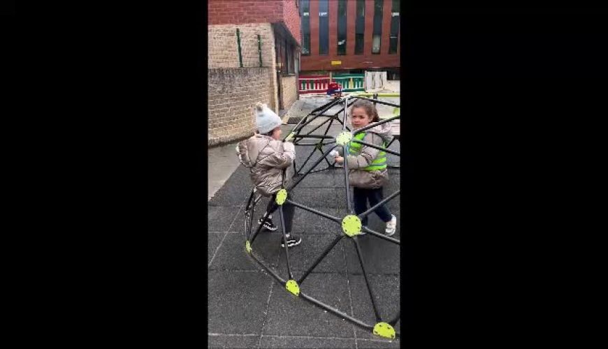 احساس عاشقانه عمه نیلو با حضور در مدرسه برادر زاده هایش پناه و نبات استخری