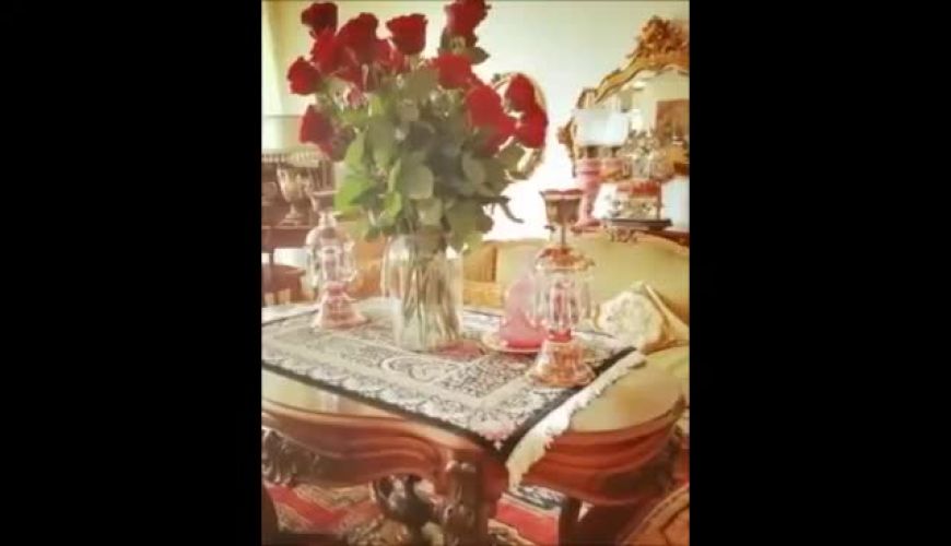 نگاهی به رومیزی  فرش دستبافت خانه ساره بیات که خیلی خاص و منحصر بفرد است