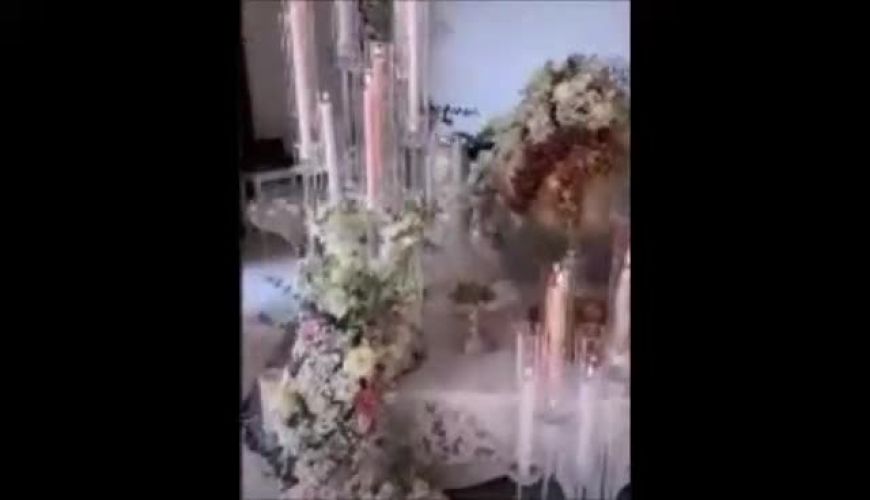  سفره عقد مدرن و پر زرق و برق مونا کرمی با تزیین گلهای طبیعی / خواهر شوهرش براش سلیقه به خرج داده