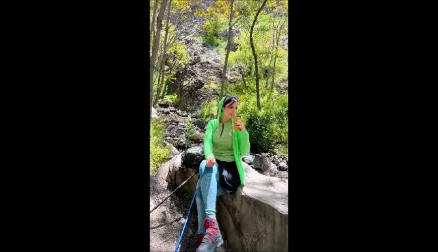 طبیعت گردی سپیده خداوردی و دوستانش در یک روز بهاری زیبا