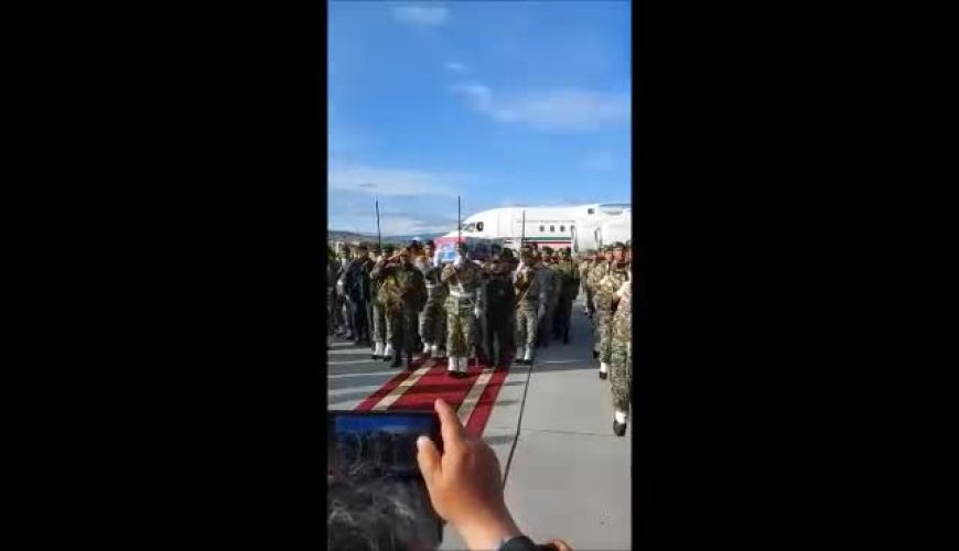 استقبال از پیکر آیت‌الله آل‌هاشم در فرودگاه تبریز