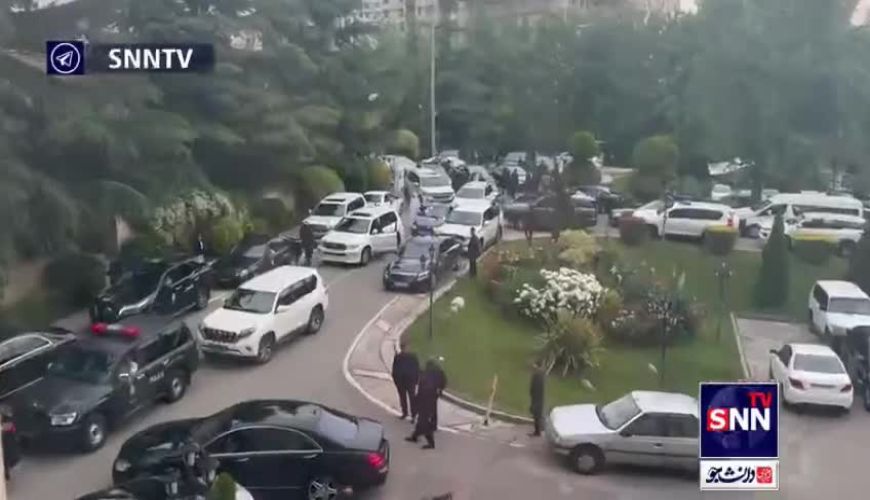 صف خودروهای سران و نمایندگان کشورهای خارجی جهت ادای احترام به پیکر ریاست جمهوری