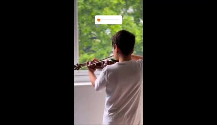 ویولن نوازی پرواز پسر  زنده یاد ماه چهره خلیلی هرچند ابتدایی ولی جالب