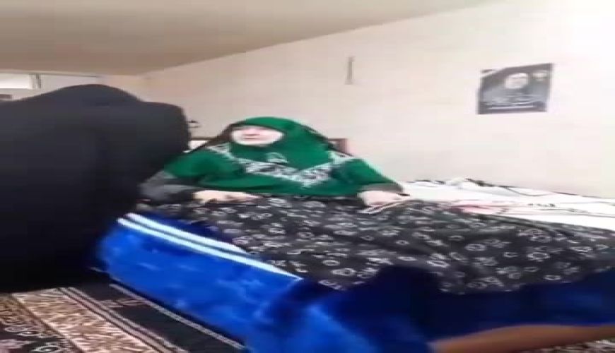 بی تابی و اشک‌های مادر رئیس‌جمهور در سوگ پسر شهیدش / خدا بهش صبر بده