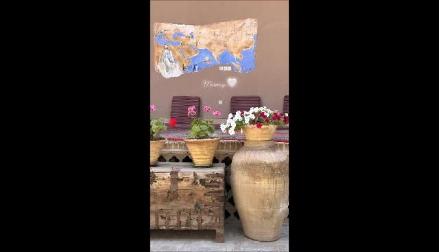 اقامت مینا مختاری در هتل زیبای یزد با دکوراسیون سنتی و خاص / روح آدم توی این حیاط تازه میشه