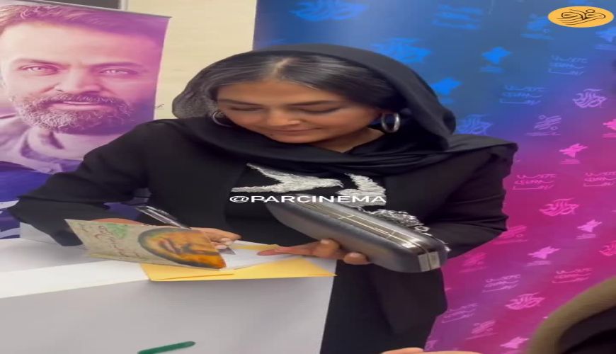 استایل ساده هدی زین‌العابدین با موهای سفیدش در اکران فیلم سینمایی عطرآلود