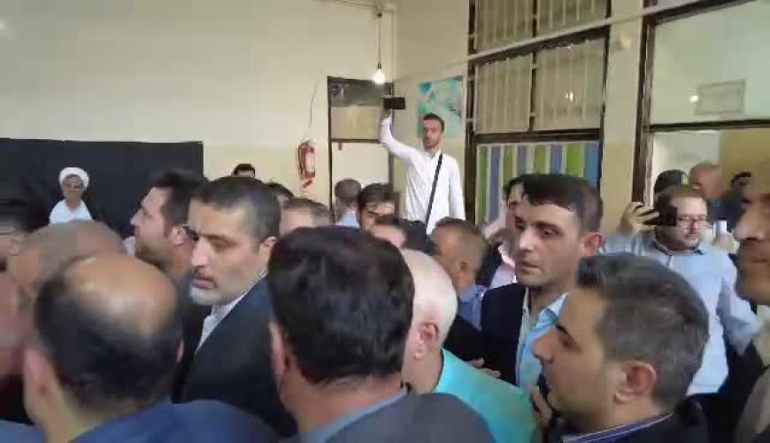 لحظه رای دادن دکتر پزشکیان در شهر قدس