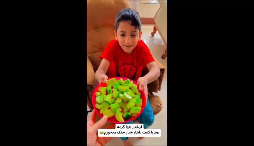 ستاره سادات قطبی با پختن پیتزای خانگی خوشمزه، هنر مادرانه‌اش را به رخ می‌کشد+ فیلم