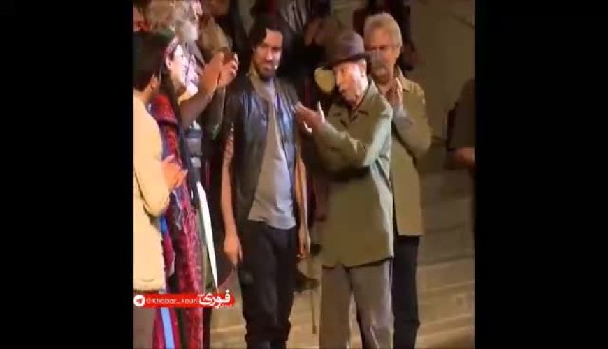 بوسیدن دست علی‌نصریان توسط گوهر خیراندیش و واکنش سهراب پورناظری !!