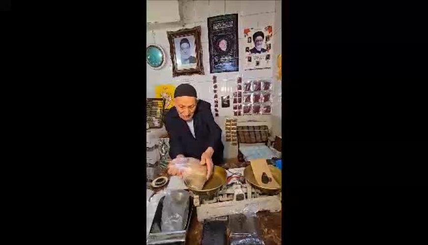 خلاقیت بی‌نظیر پیرمرد چای‌فروش تبریزی برای کسب نان حلال، تحسین کاربران را برانگیخت