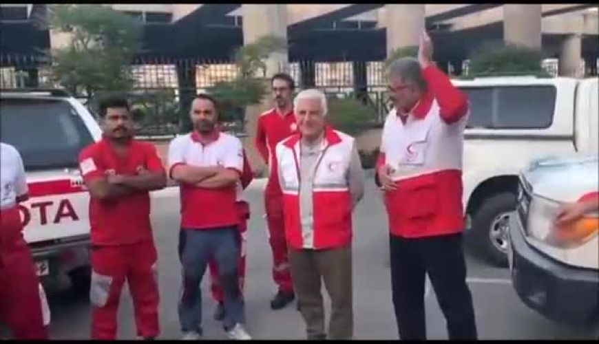حضور رضا كيانيان بازيگر سينما و سیروس همتی بازیگر تلویزیون در بين امدادگران هلال احمر 