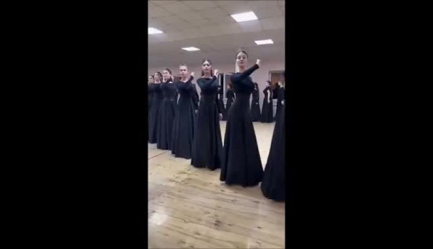 شناور بودن زنان در رقص روسی برزکا