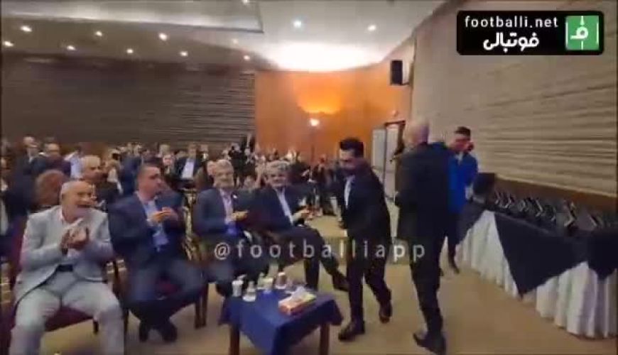  شعرخوانی غافلگیرکننده مجری «مسابقه محله» در حضور مدیران وزارت ورزش 