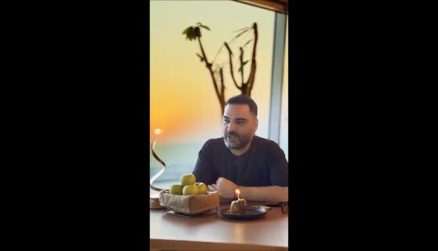 نگاه عمیق و کلمات ناب احسان علیخانی﻿ در جشن تولد 43 سالگی اش