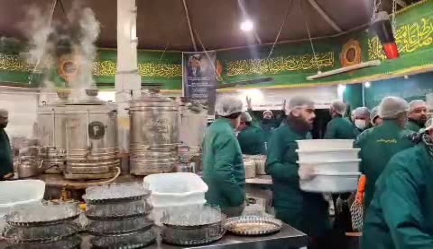 حال و هوای دلنشین چایخانه حرم مطهر رضوی در شب شهادت مولا علی علیه السلام 