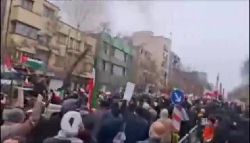 لحظه اصابت موشک در راهپیمایی روز قدس