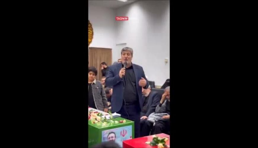 وداع خانواده شهید لاریجانی با پیکر آن شهید و فرزندشان در حرم حضرت معصومه(س)