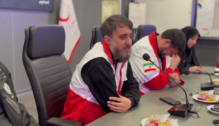 محمدحسین پویانفر در جمع امدادگران: مردم ما در بزنگاه ها پشت هم هستند
