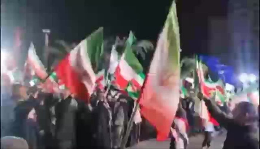  همخوانی و هم صدایی تهرانی با محسن چاووشی