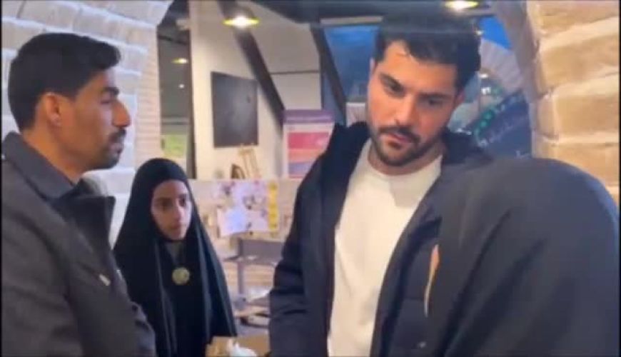 بازیگر سریال توقیف‌شده به دیدار خانواده شهدای مدرسه میناب رفت 