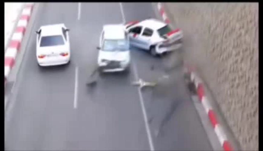 لحظه تصادف شدید عروس و داماد بدشانس با پراید 