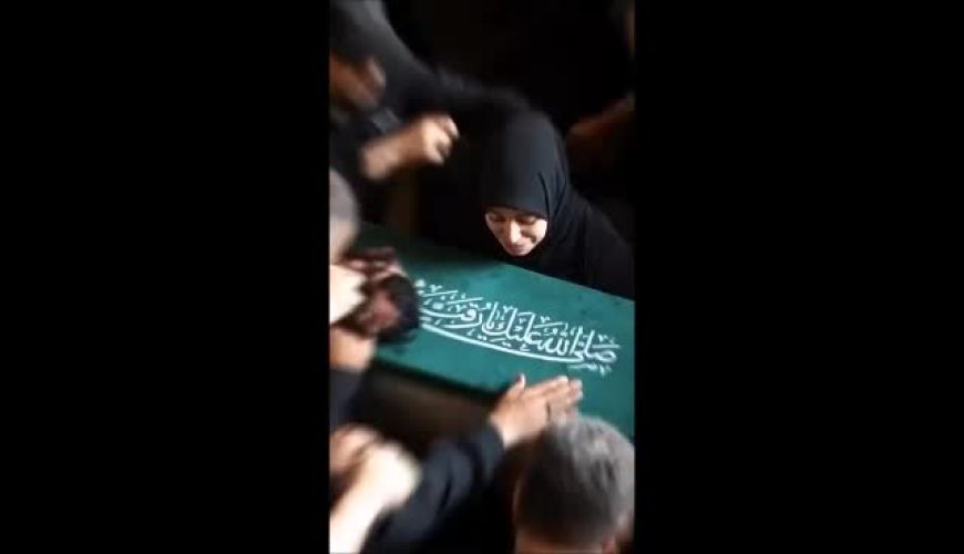 لحظه ورود پیکر مطهر شهیده زهرا محمدی گلپایگانی